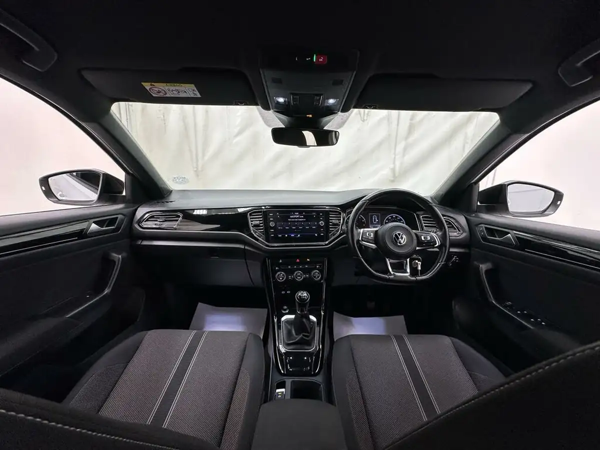 2021-volkswagen-t-roc-15-tsi-black-edition-big-20
