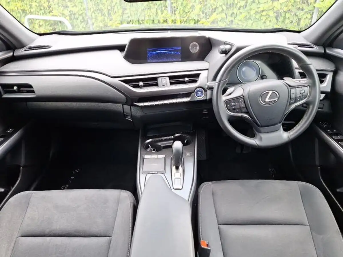 2022-lexus-ux-300e-e-ux-201bhp-big-2