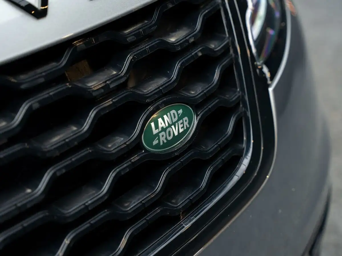 2022-land-rover-range-rover-velar-30-d300-r-dynamic-hse-big-34
