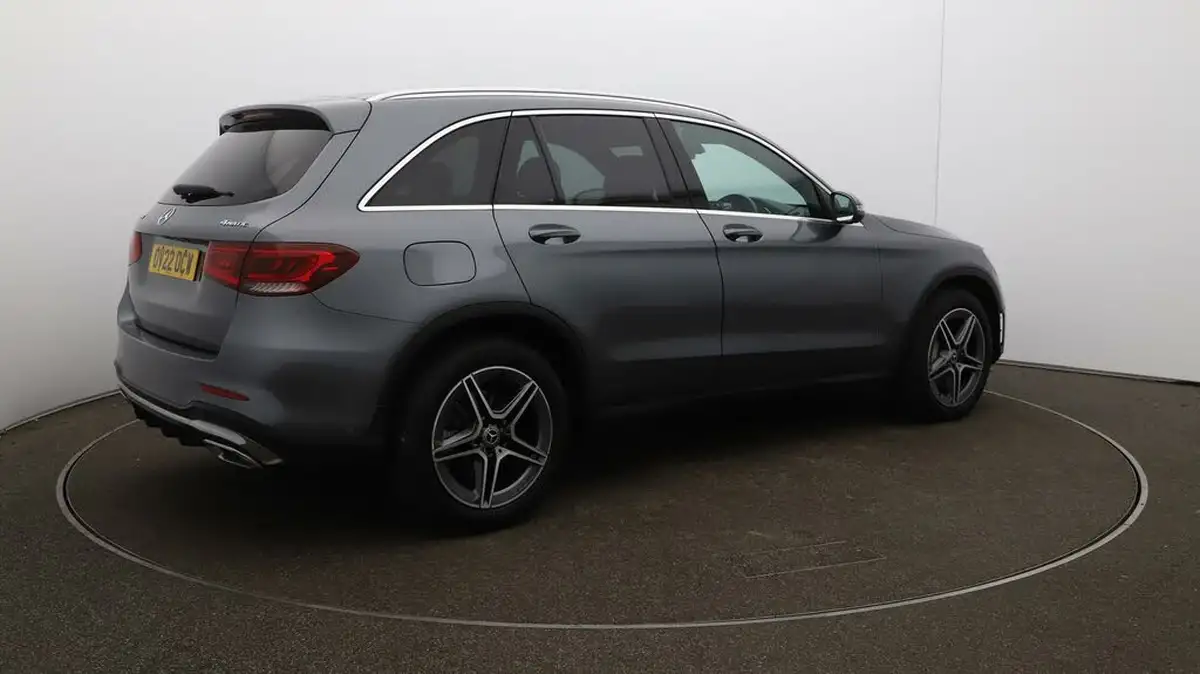 2022-mercedes-benz-glc-class-20d-glc220d-amg-line-195ps-station-wagon-5d-1950cc-4matic-plus-big-51