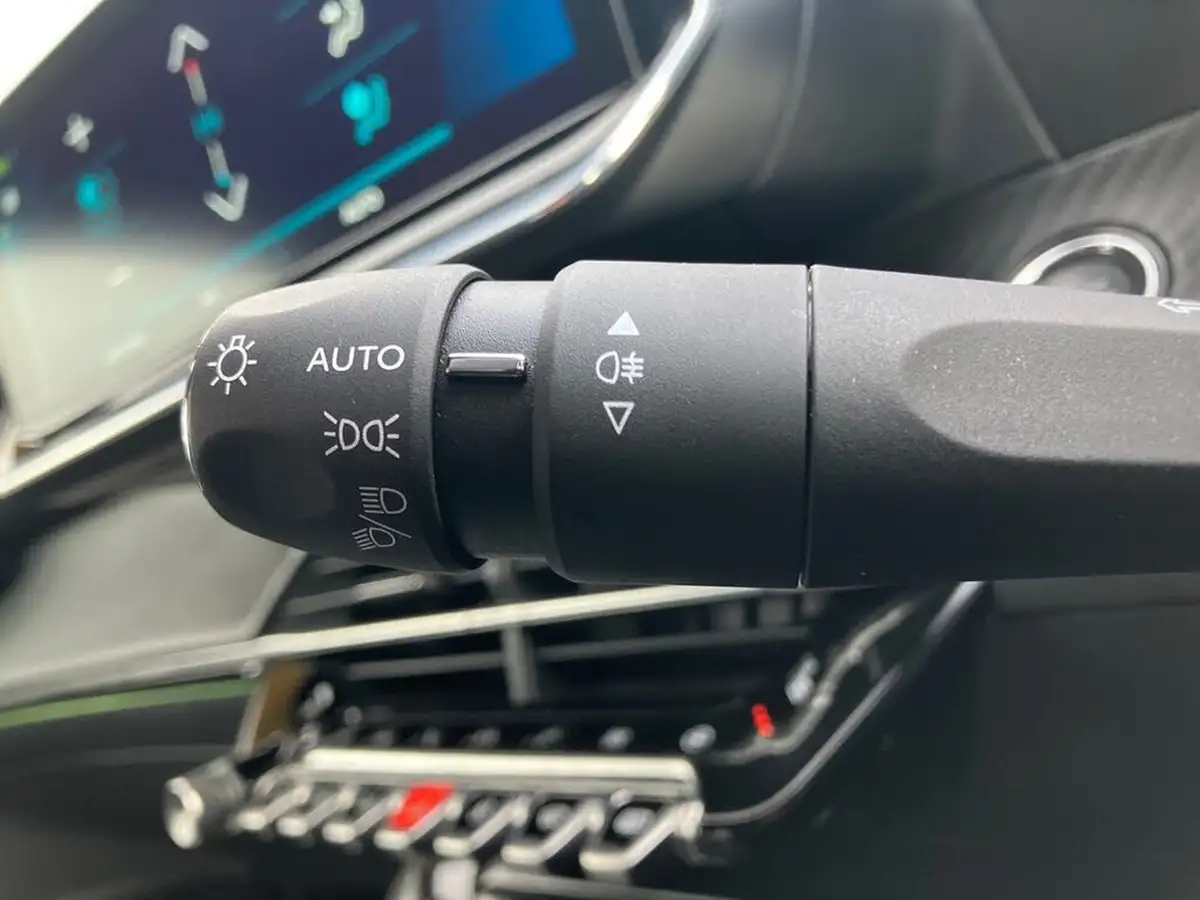 2021-peugeot-208-e-gt-premium-big-30