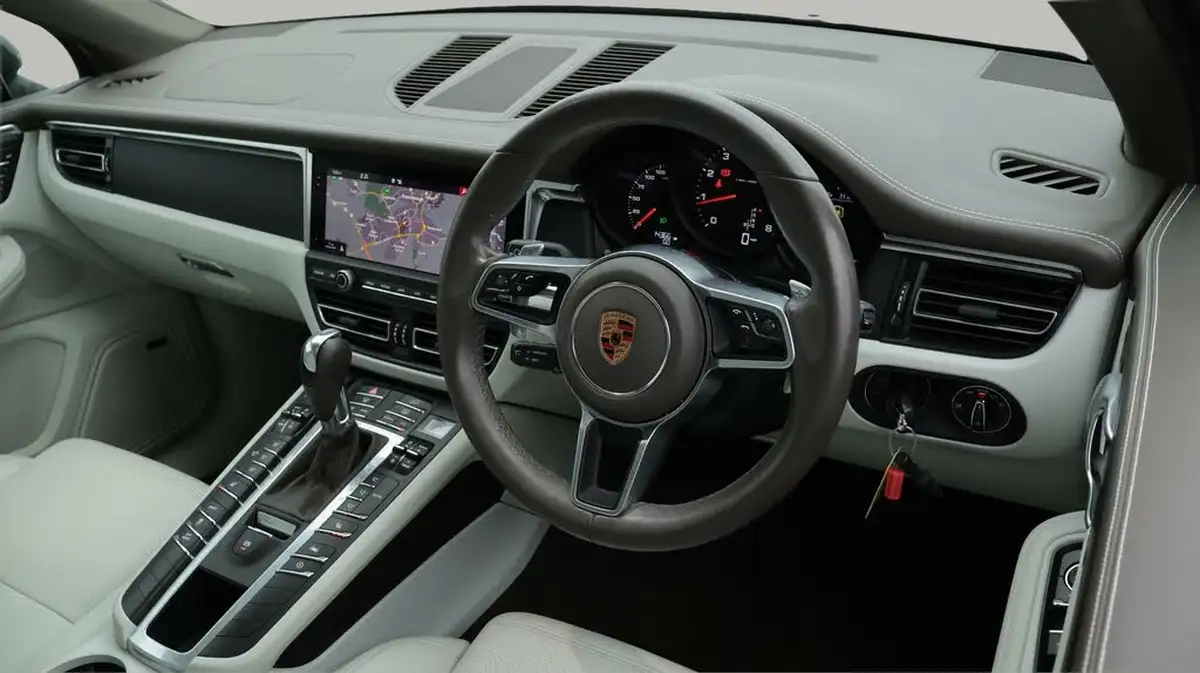 2021-porsche-macan-20-245ps-big-9