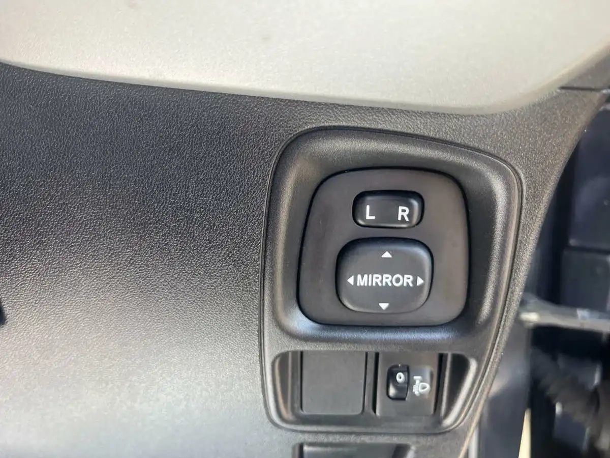 2016-citroen-c1-12-puretech-flair-82ps-5d-big-47