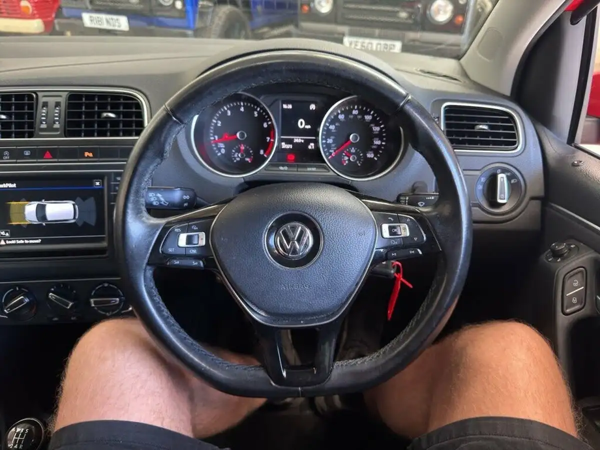2016-volkswagen-polo-10-match-60ps-5d-big-21