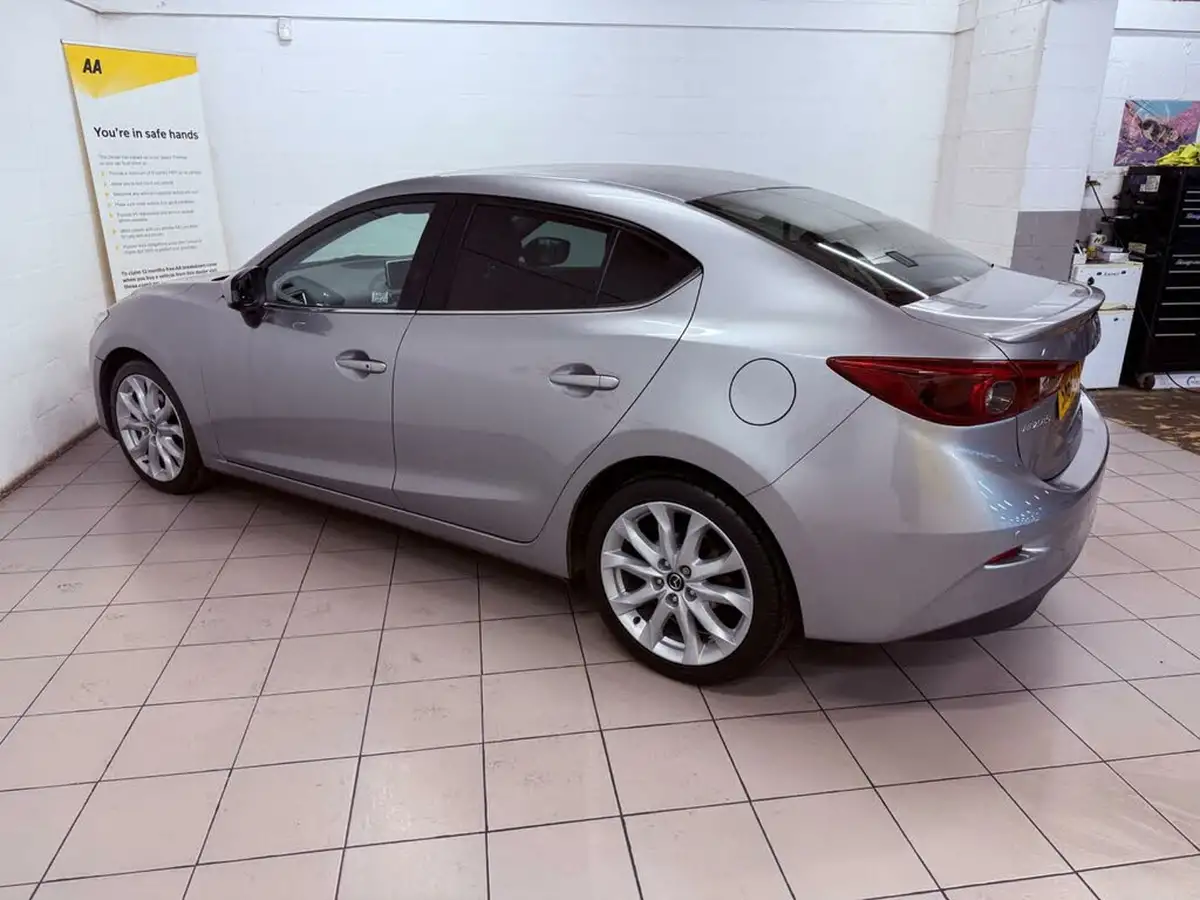 2014-mazda-mazda3-20-sport-nav-120ps-fastback-4d-big-3