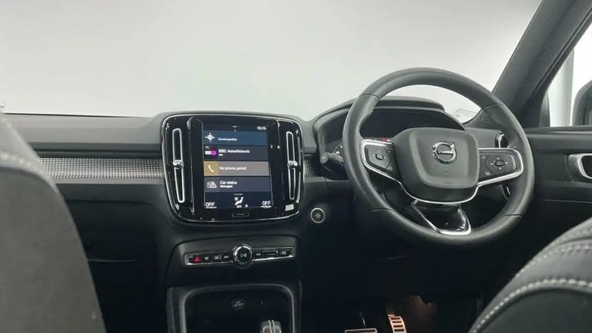 2022-volvo-xc40-15-t4-r-design-big-14