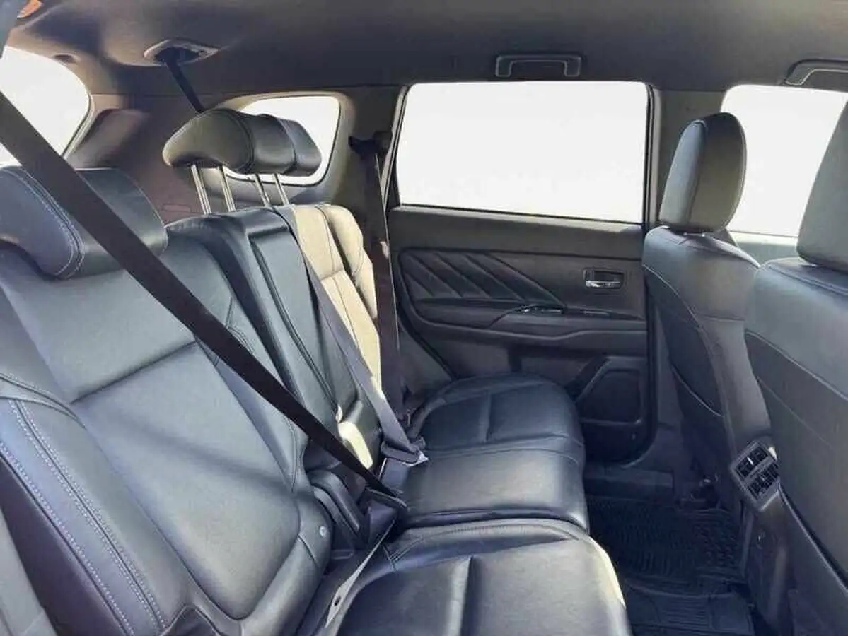 2021-mitsubishi-outlander-24-dynamic-safety-phev-big-5