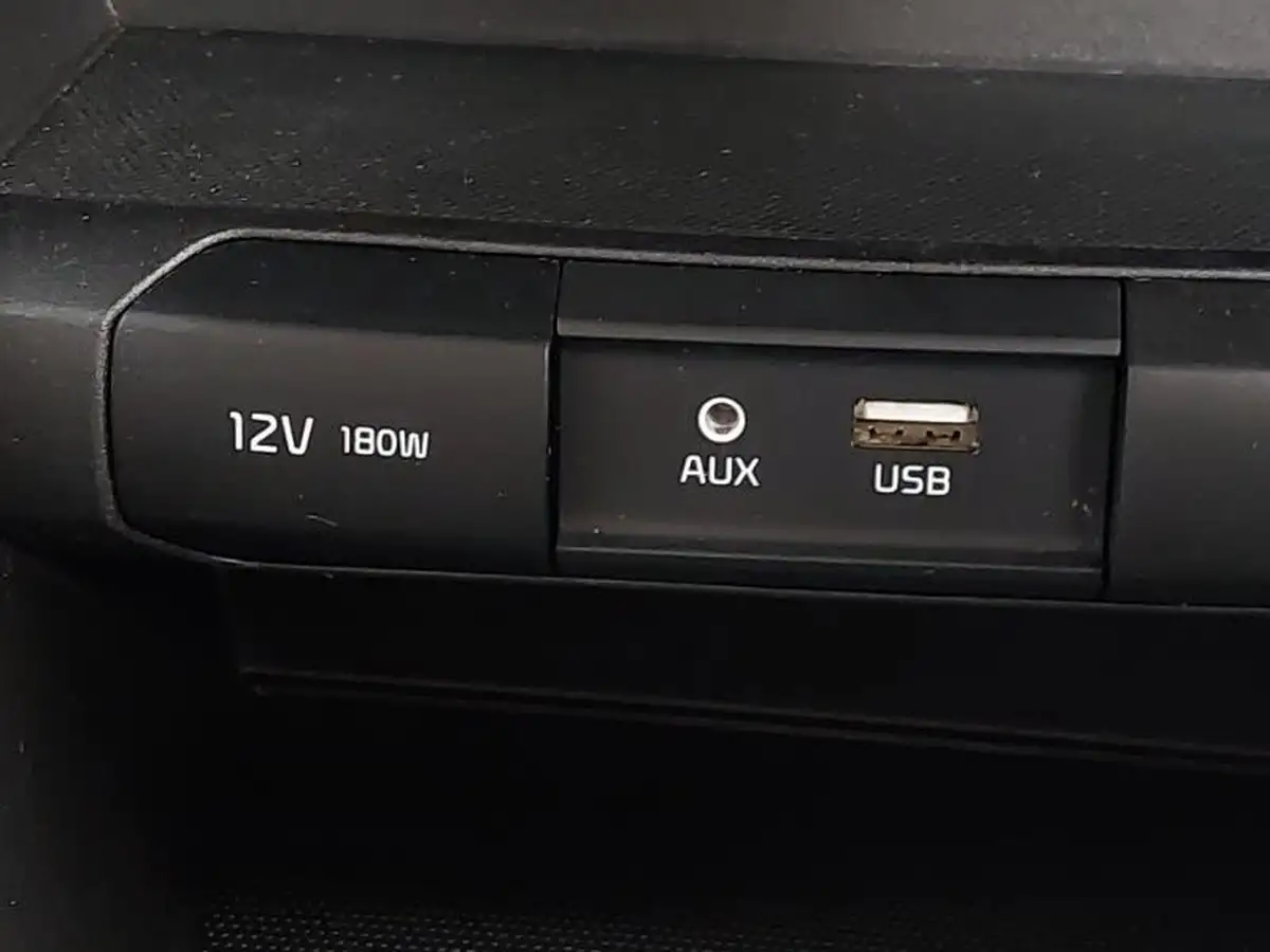 2018-kia-stonic-10-t-gdi-2-big-14
