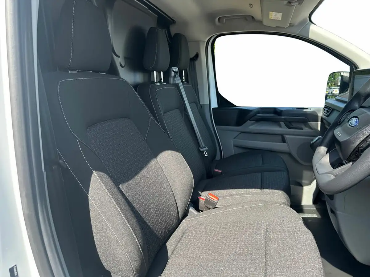 2025-ford-transit-custom-20tdci-280-l2h1-leader-panel-van-1996cc-big-14