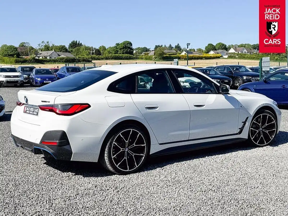 2022-bmw-i4-e-edrive40-m-sport-big-7