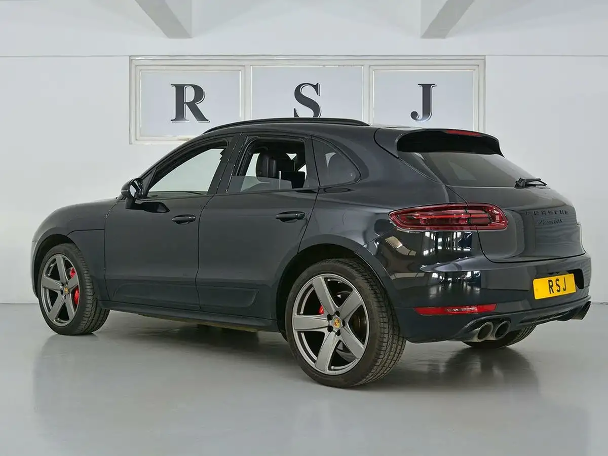 2018-porsche-macan-30-gts-big-4