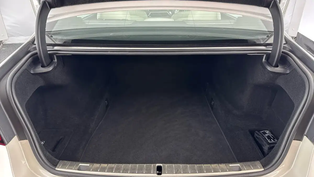 2021-bmw-7-series-30td-730ld-m-sport-big-14