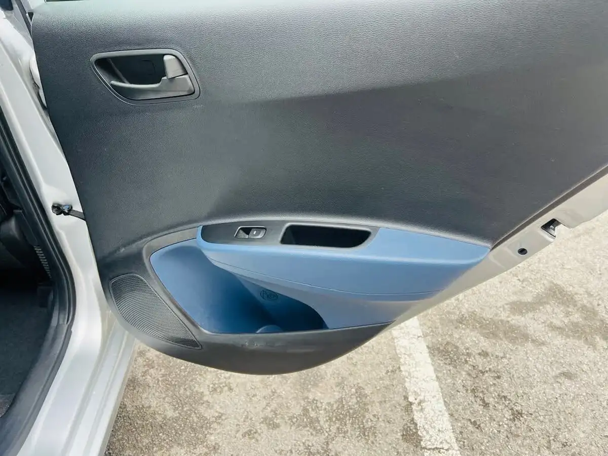 2015-hyundai-i10-10-se-big-60