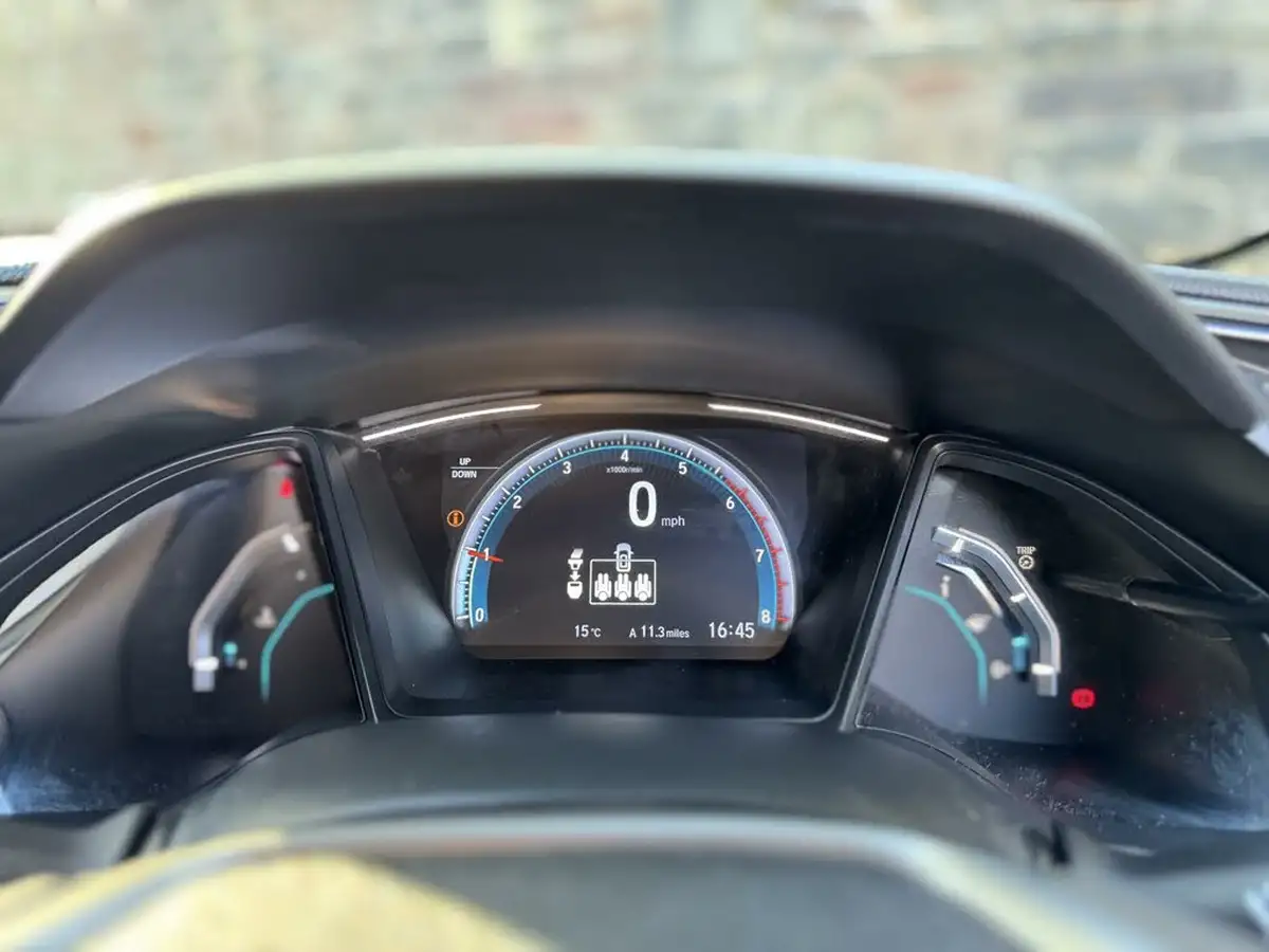 2019-honda-civic-10-vtec-turbo-se-hatchback-5d-big-31