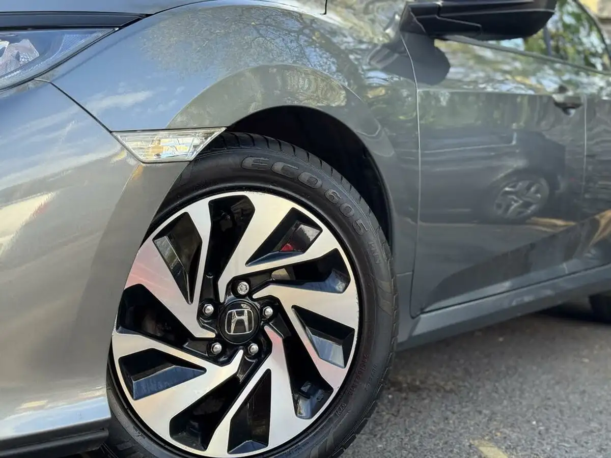 2019-honda-civic-10-vtec-turbo-se-hatchback-5d-big-7