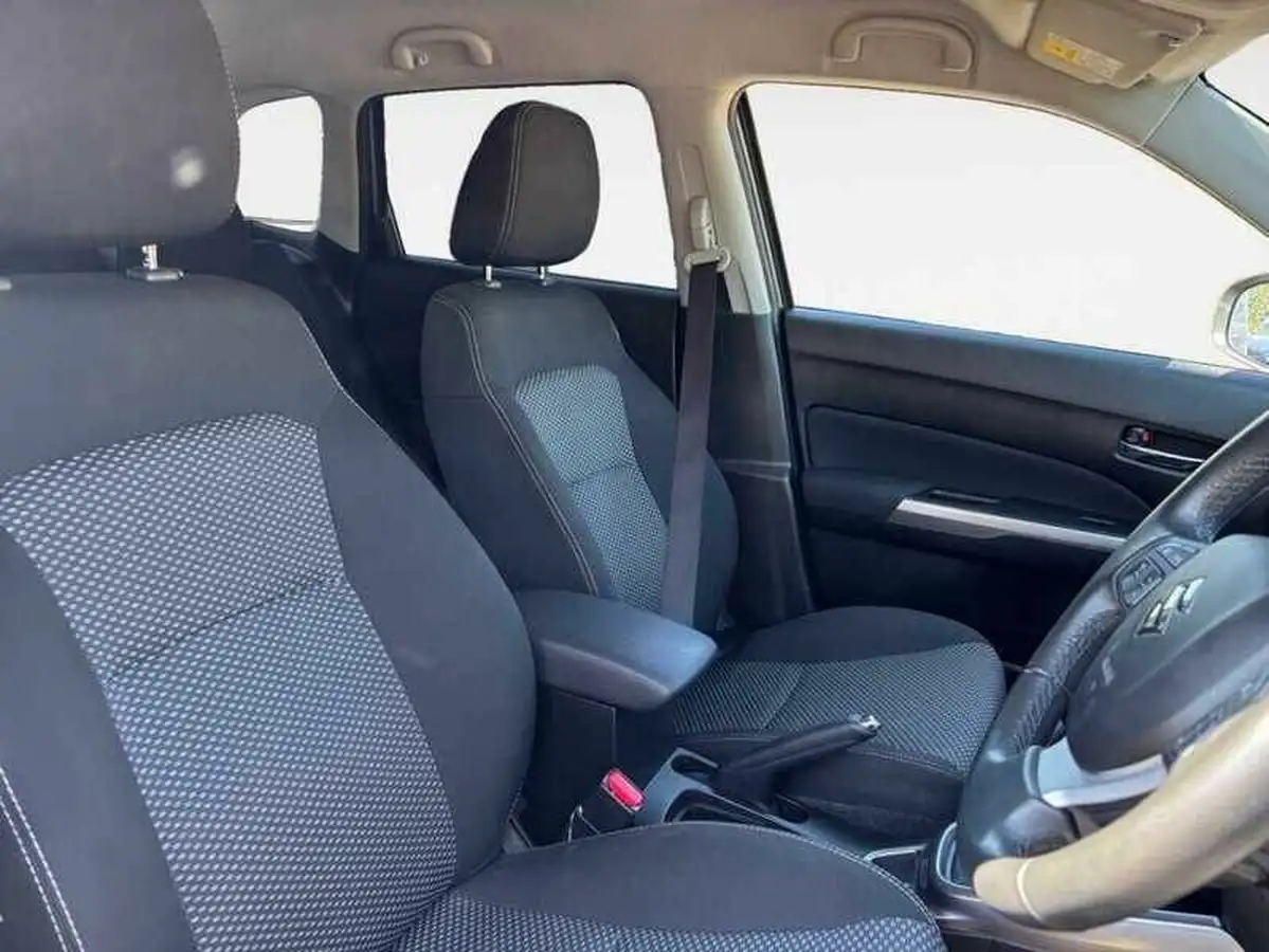 2021-suzuki-vitara-14-boosterjet-sz4-big-4