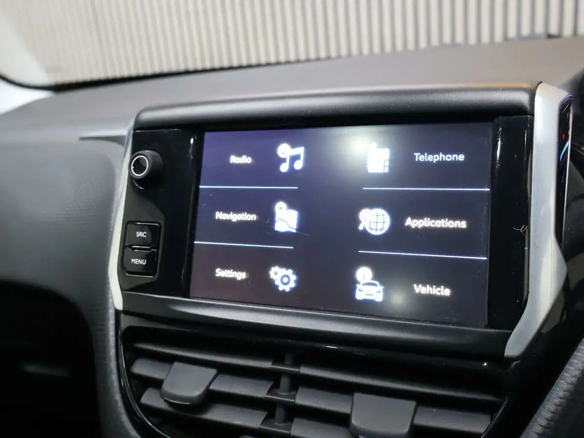 2019-peugeot-2008-suv-12-puretech-allure-premium-82bhp-big-26