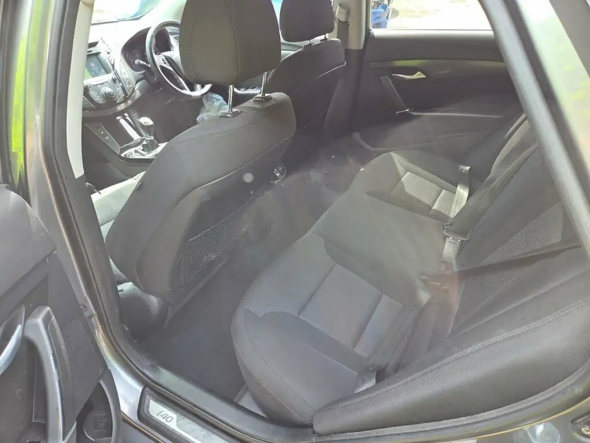 2016-hyundai-i40-17crdi-se-nav-115ps-estate-5d-big-11
