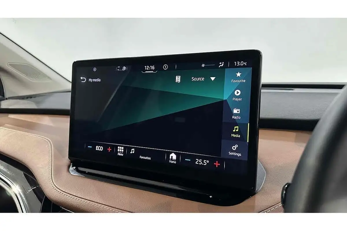 2023-skoda-enyaq-e-80-82-kwh-station-wagon-big-38