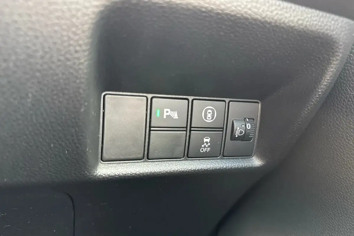 2022-honda-jazz-15-i-mmd-ex-107ps-big-17