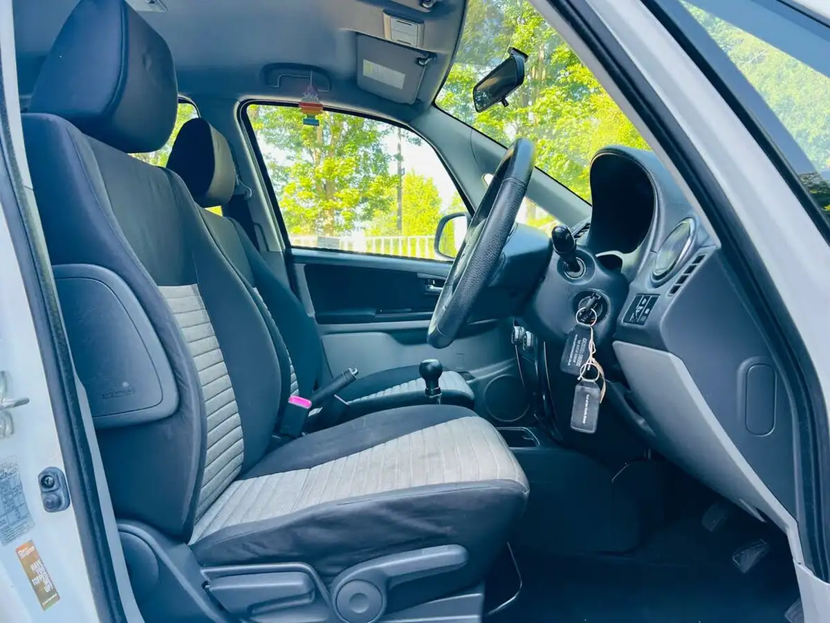 2011-suzuki-sx4-16-sz5-big-33