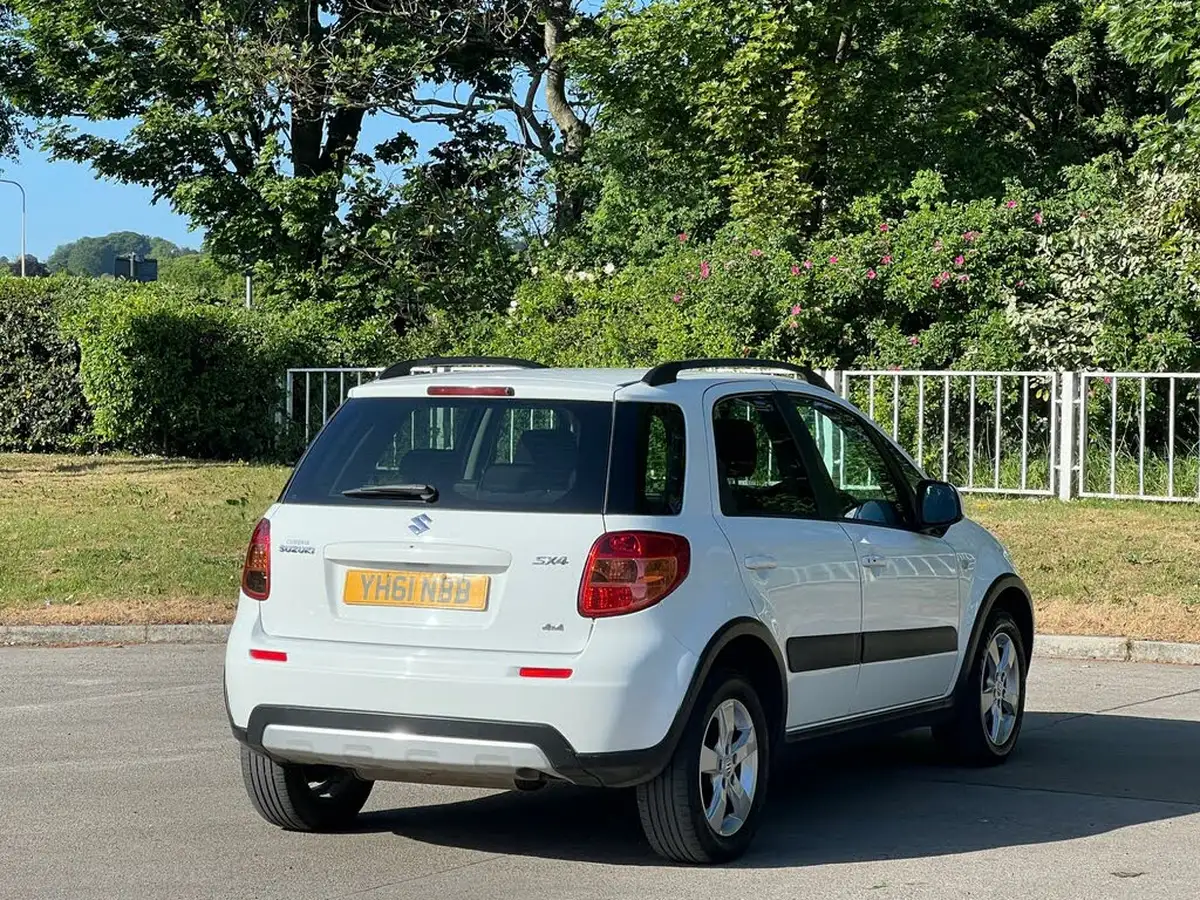 2011-suzuki-sx4-16-sz5-big-5