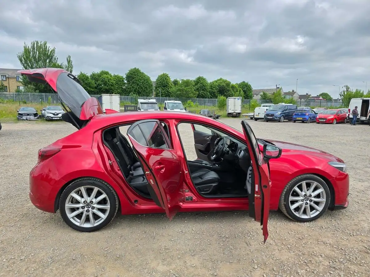 2016-mazda-mazda3-20-sport-nav-120ps-safety-packblack-leather-hatchback-5d-auto-big-15