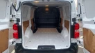 2024-peugeot-expert-small-18