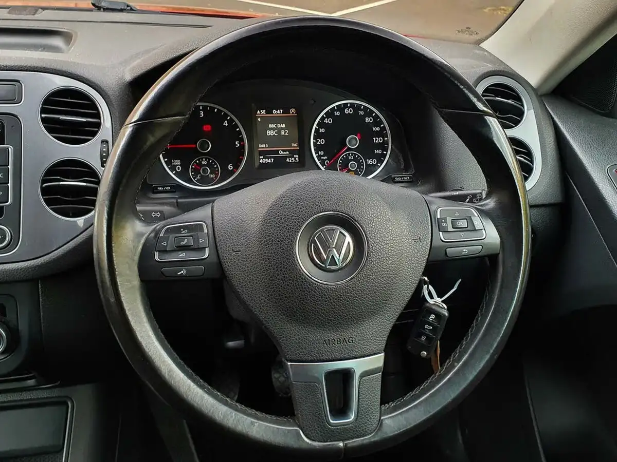 2014-volkswagen-tiguan-20tdi-match-140ps-2wd-bluemotion-tech-big-17