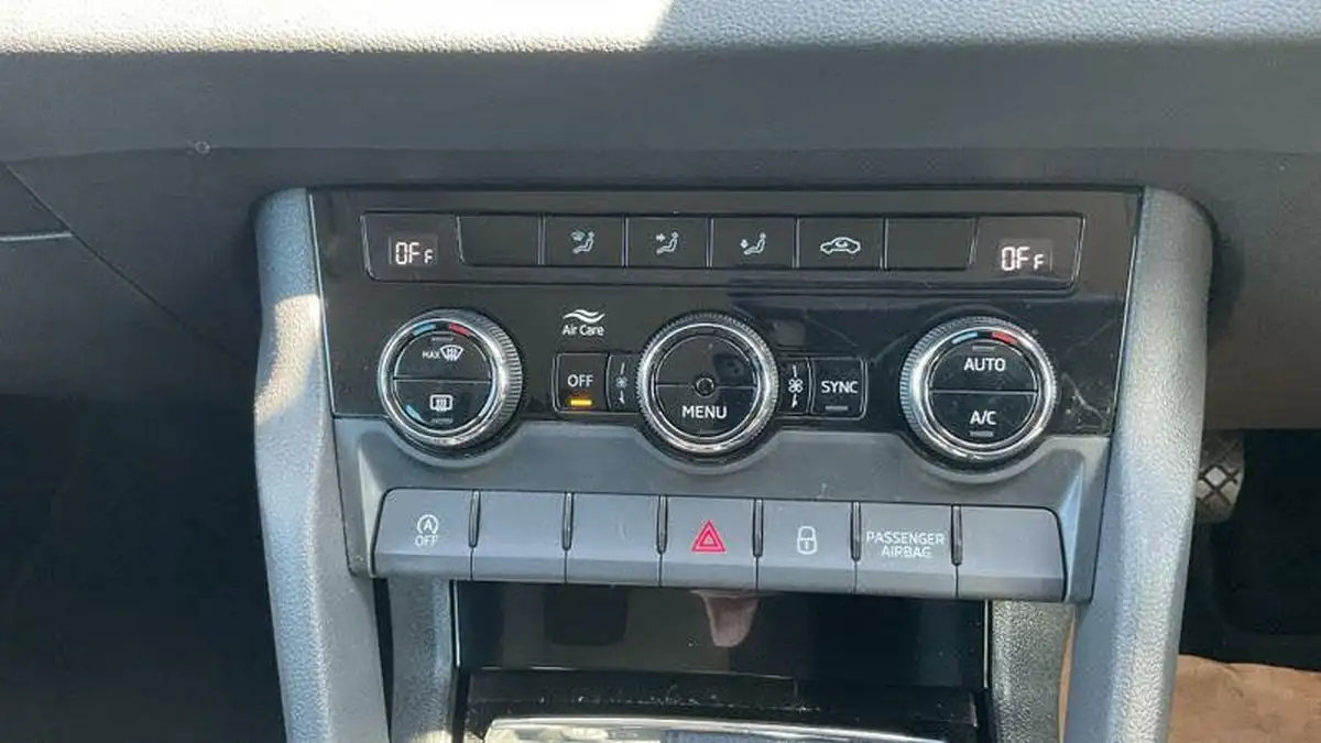 2023-skoda-karoq-15-tsi-se-drive-big-15