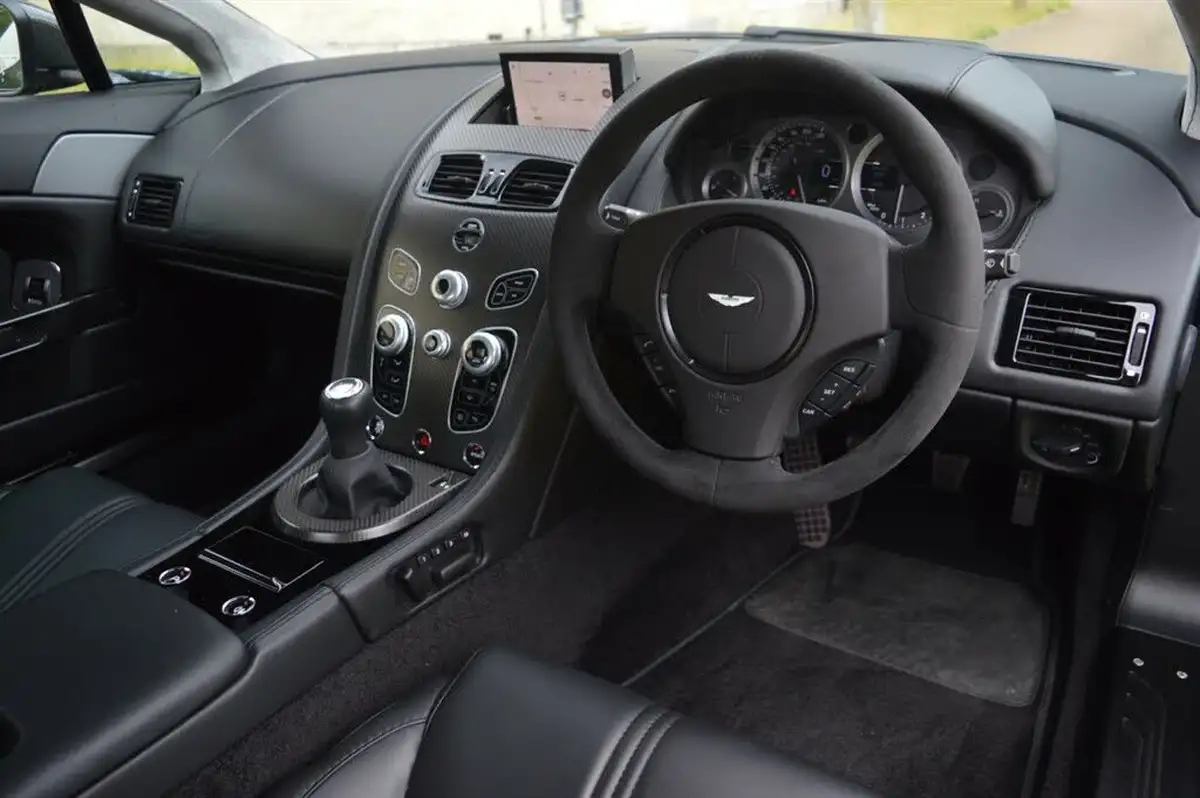 2017-aston-martin-vantage-47-v8-vantage-s-coupe-big-19