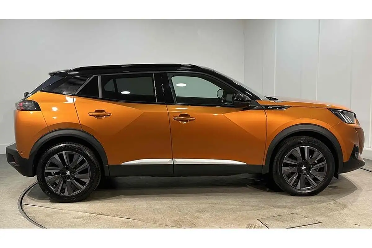 2021-peugeot-2008-suv-e-gt-premium-big-4