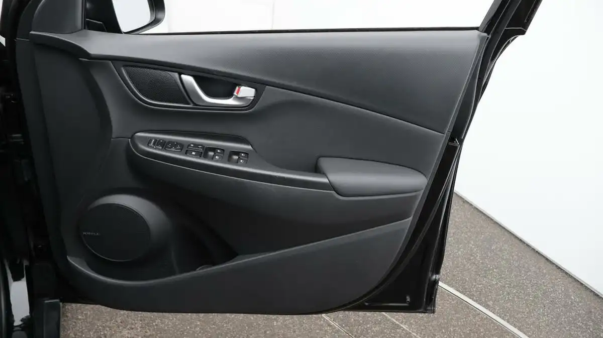 2023-hyundai-kona-e-ultimate-204ps-64kwh-105kw-obc-big-15