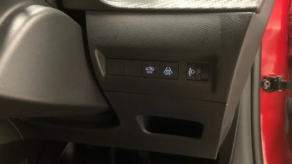 2022-peugeot-208-12-puretech-allure-premium-100bhp-eat8-big-33