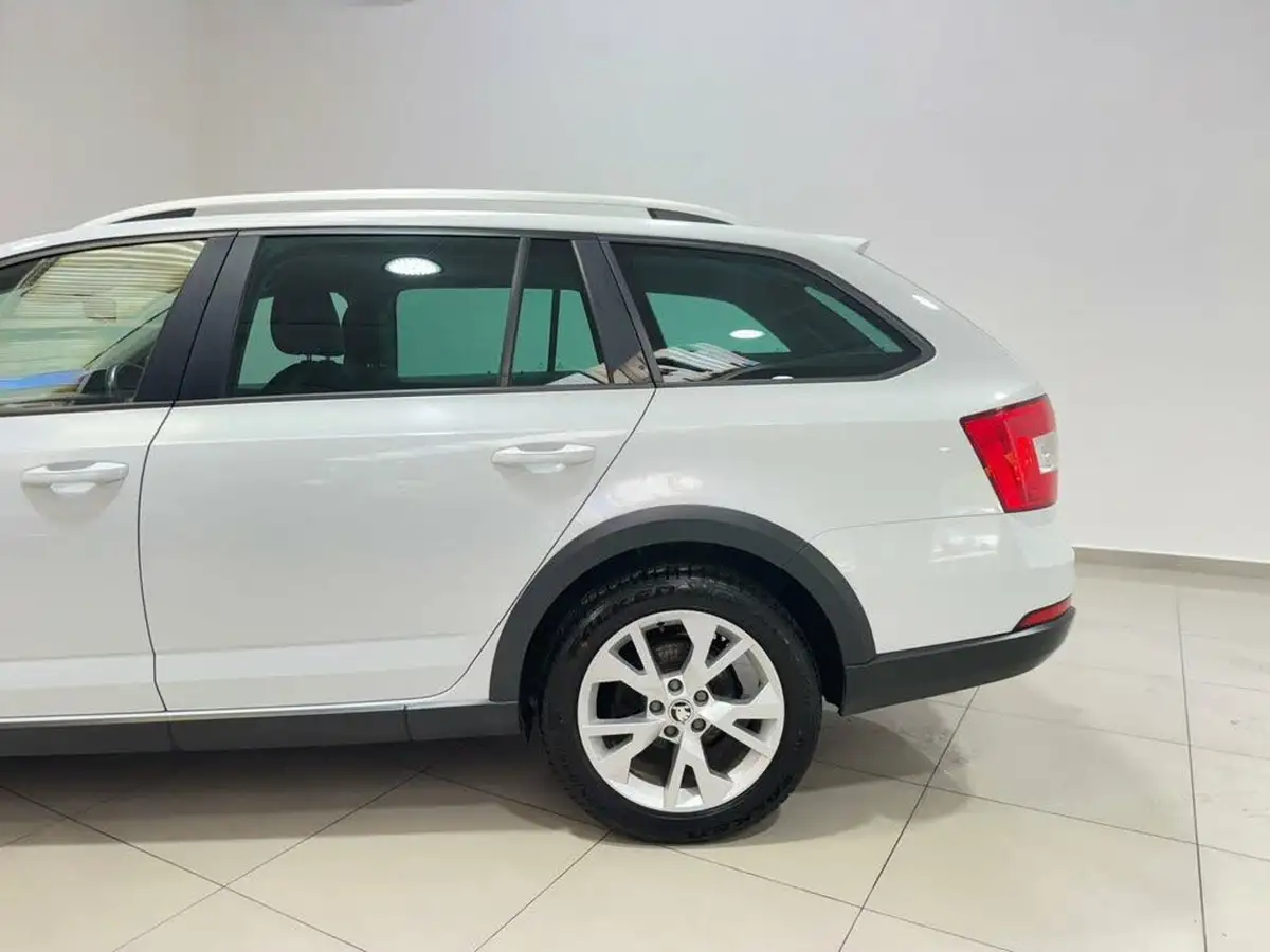 2016-skoda-octavia-20tdi-scout-184ps-dsg-big-7
