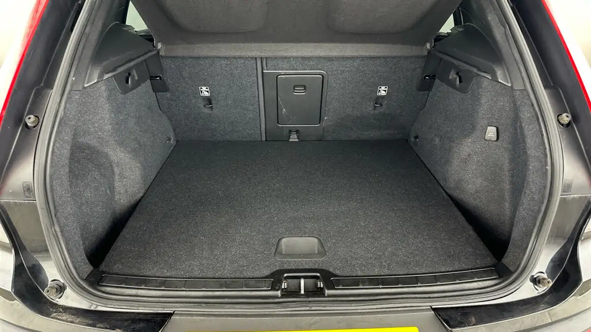 2021-volvo-xc40-15-t3-momentum-161bhp-big-20