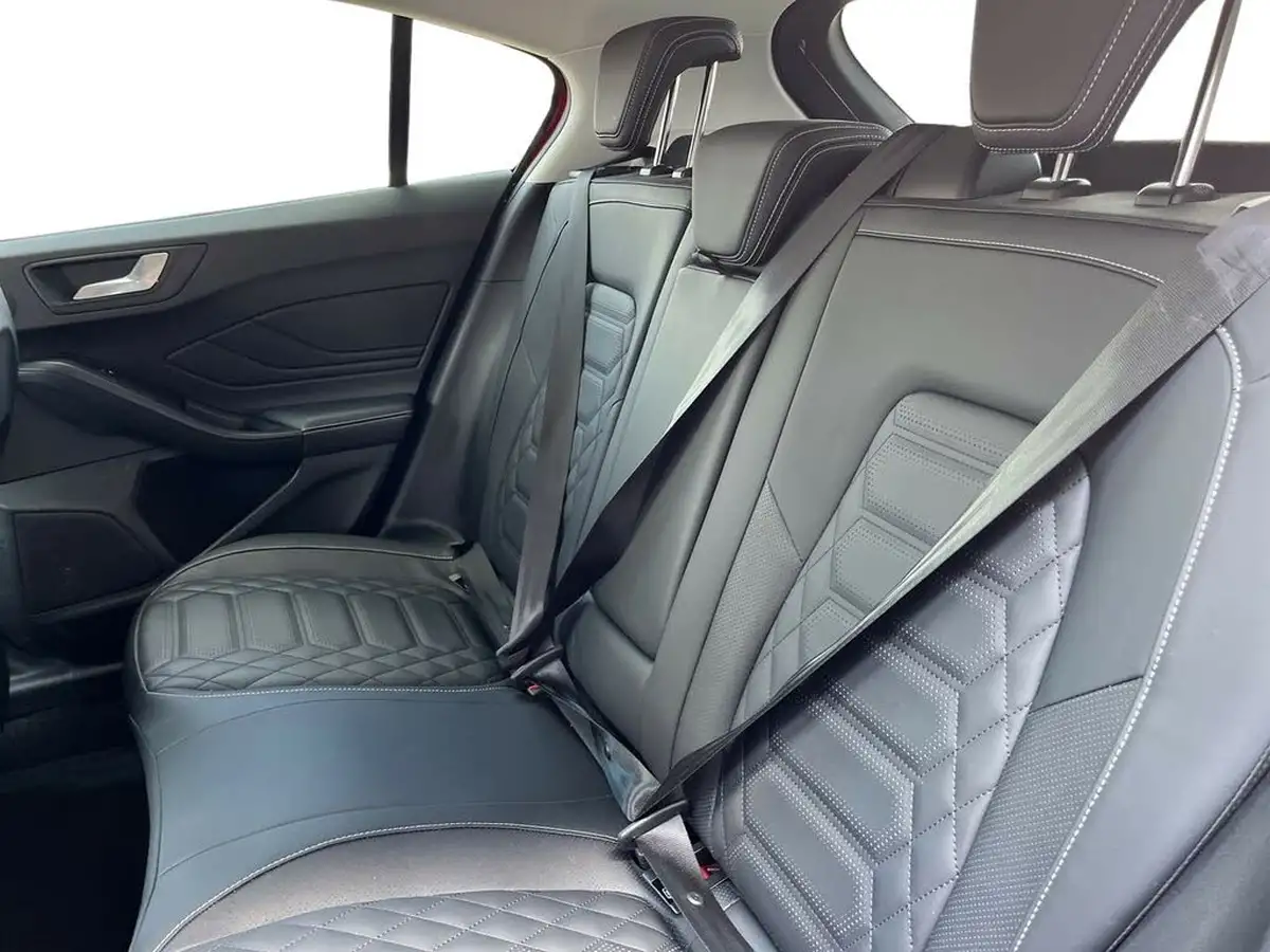 2022-ford-focus-big-10