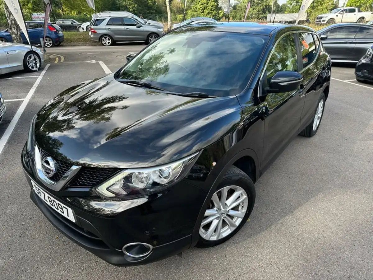 2014-nissan-qashqai-15dci-acenta-premium-big-3