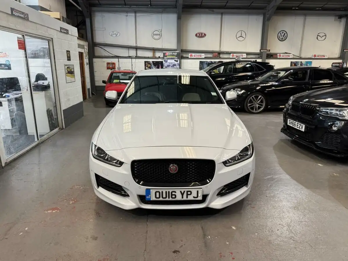 2016-jaguar-xe-20d-r-sport-180ps-auto-big-11