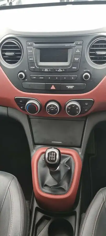 2014-hyundai-i10-12-premium-big-13