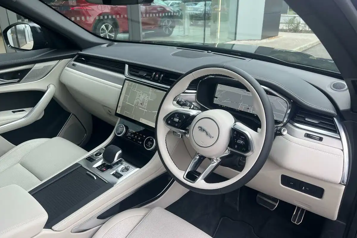 2024-jaguar-f-pace-20-d200-r-dynamic-se-black-90th-anniversary-edition-big-43