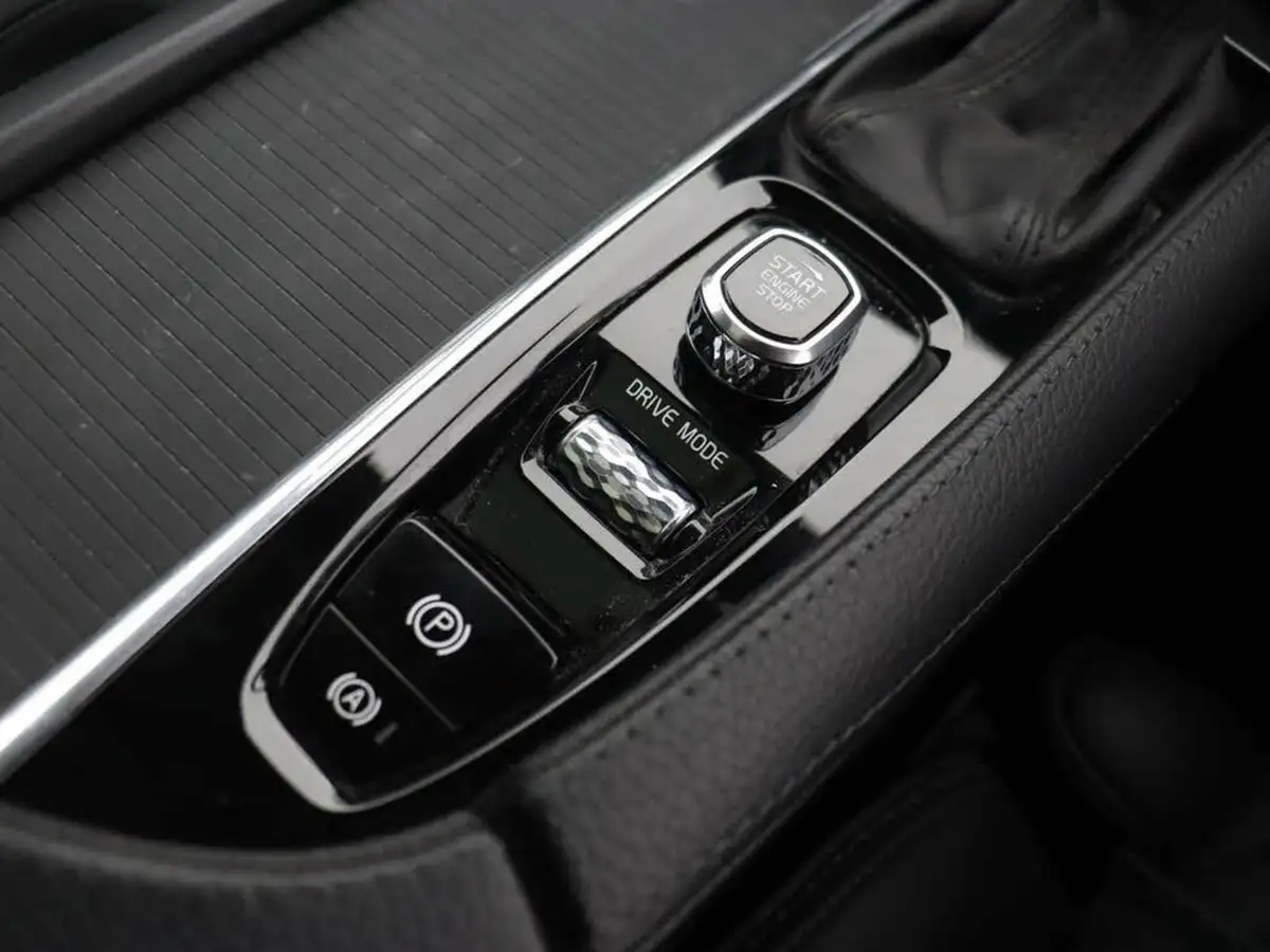 2018-volvo-v90-20td-d5-cross-country-pro-awd-big-32