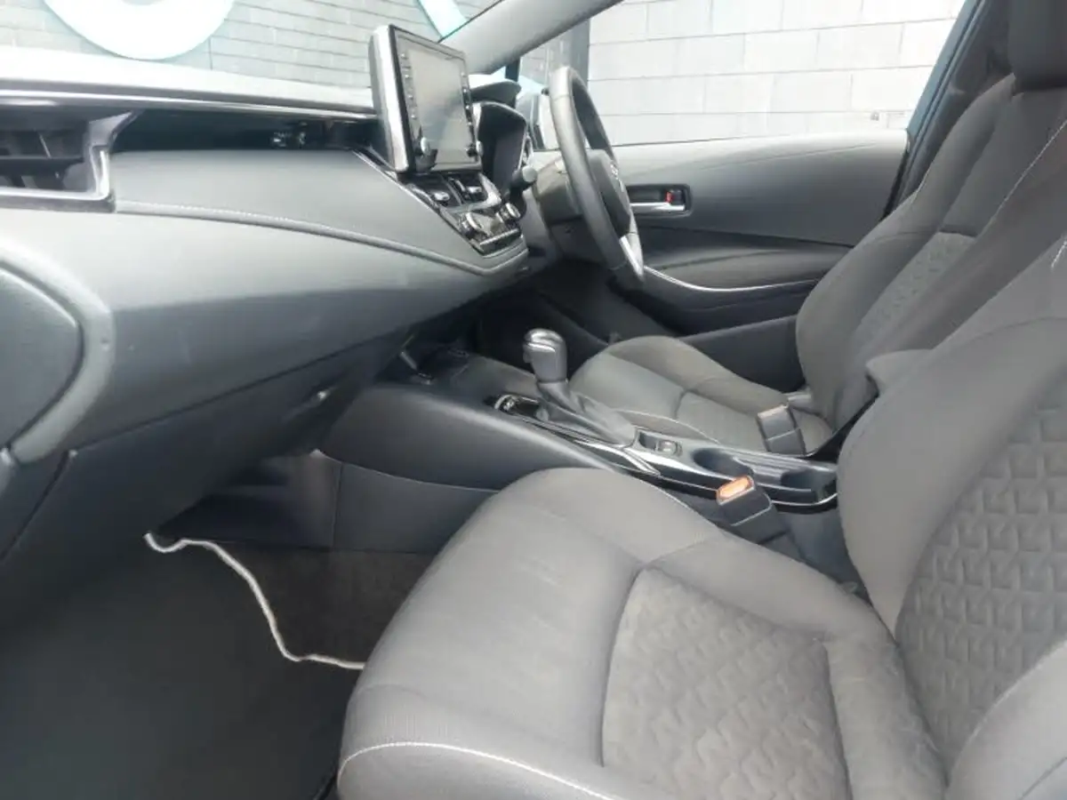 2022-toyota-corolla-18-vvt-i-icon-120bhp-trk-hatchback-5d-big-4