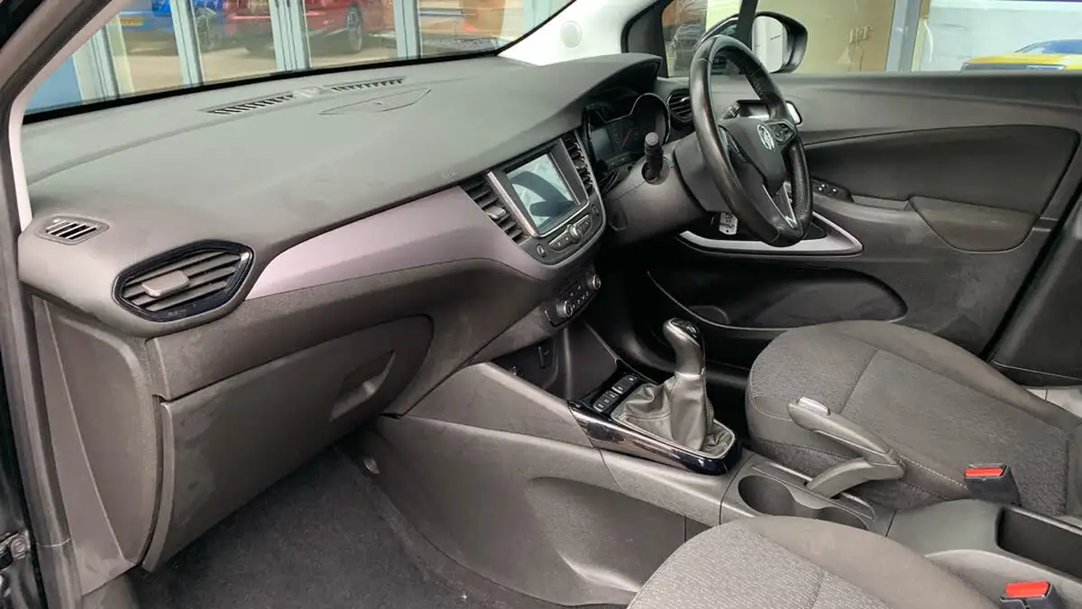 2022-vauxhall-crossland-12i-design-big-11