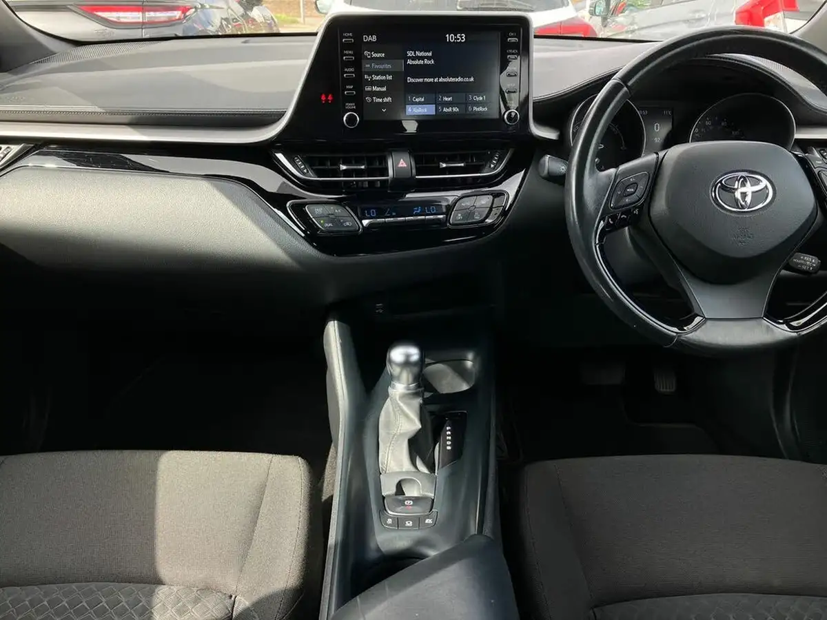 2020-toyota-c-hr-18-vvt-i-icon-parking-pack-big-19