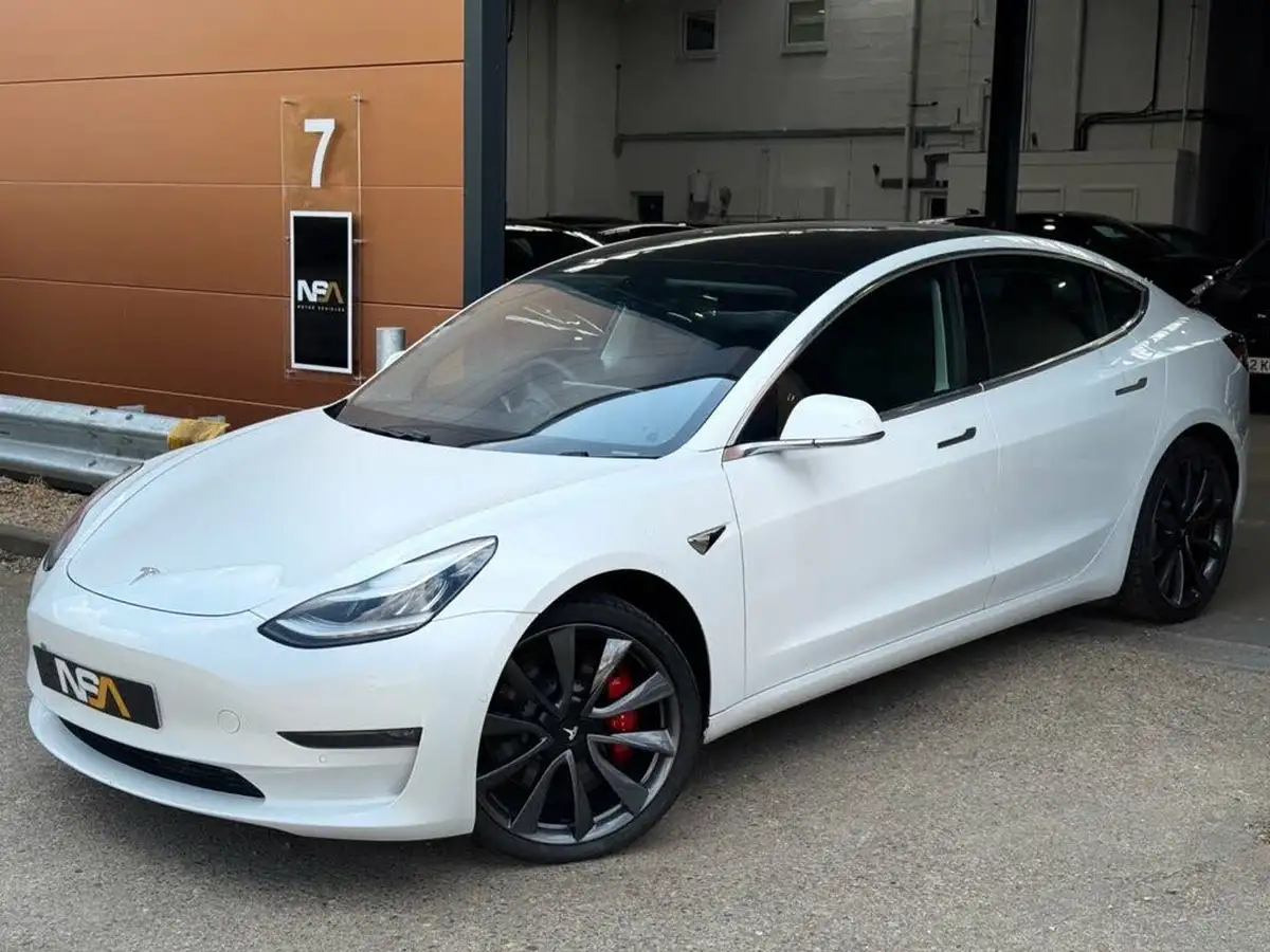 2020-tesla-model-3-e-performance-big-19