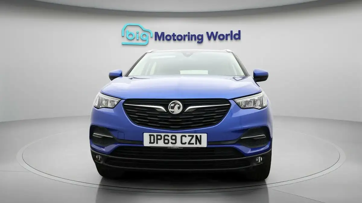 2020-vauxhall-grandland-x-15td-se-big-1
