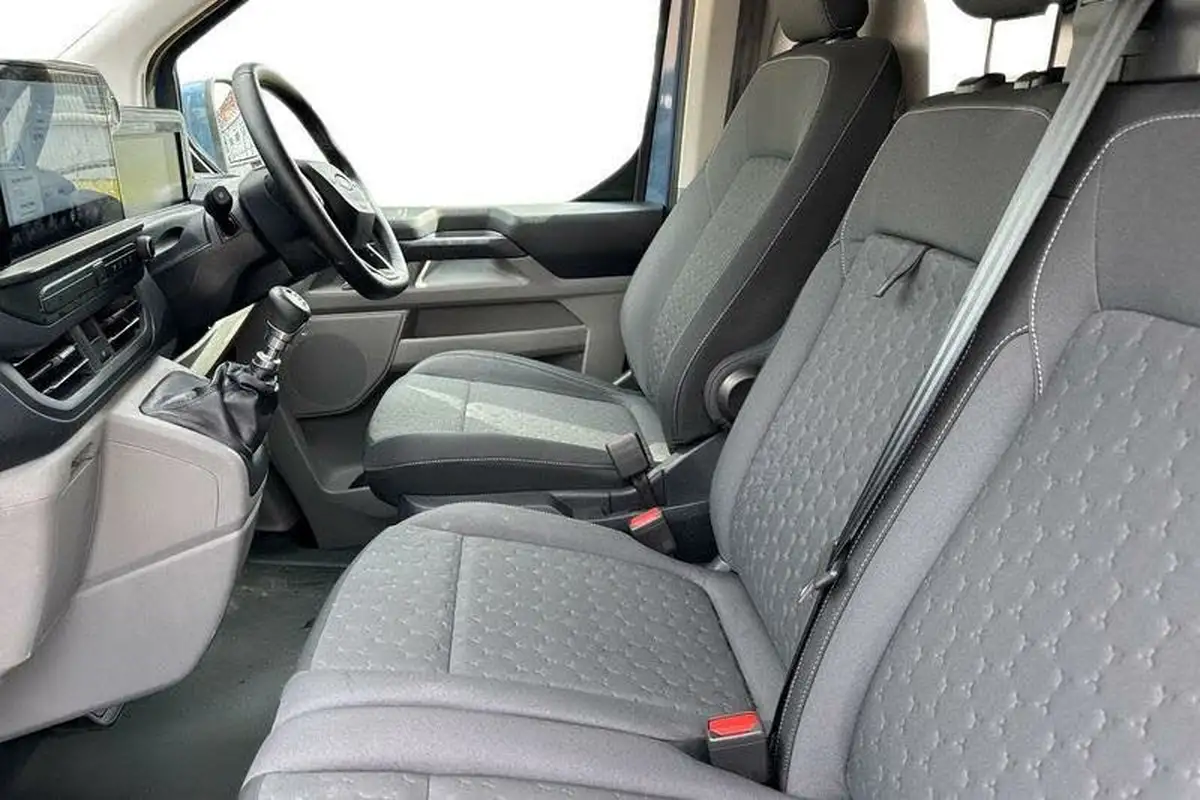 2023-ford-transit-custom-20tdci-300-l1h1-limited-136pseu6e-panel-van-1996cc-big-9