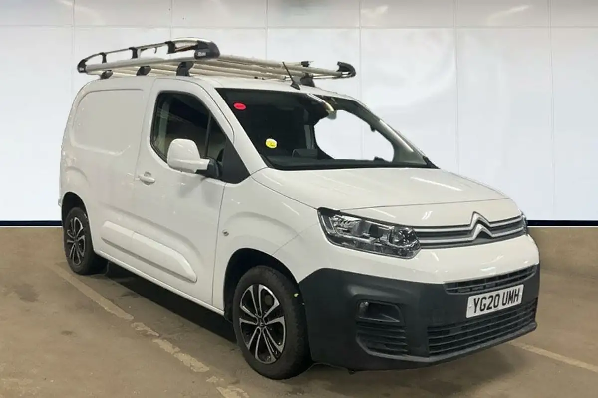 2020-citroen-berlingo-16bluehdi-1000-driver-big-0