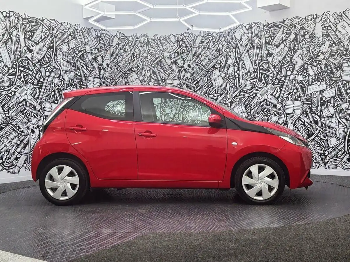 2018-toyota-aygo-10-vvt-i-x-play-71bhp-5d-big-11